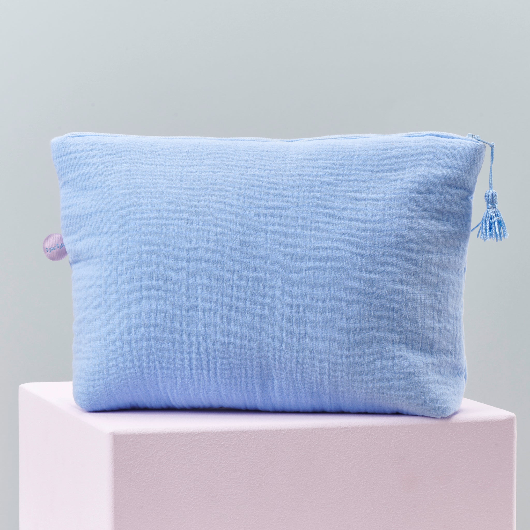 Geschenkset – personalisierte Kulturtasche und Swaddle zur Baby Shower oder Geburt